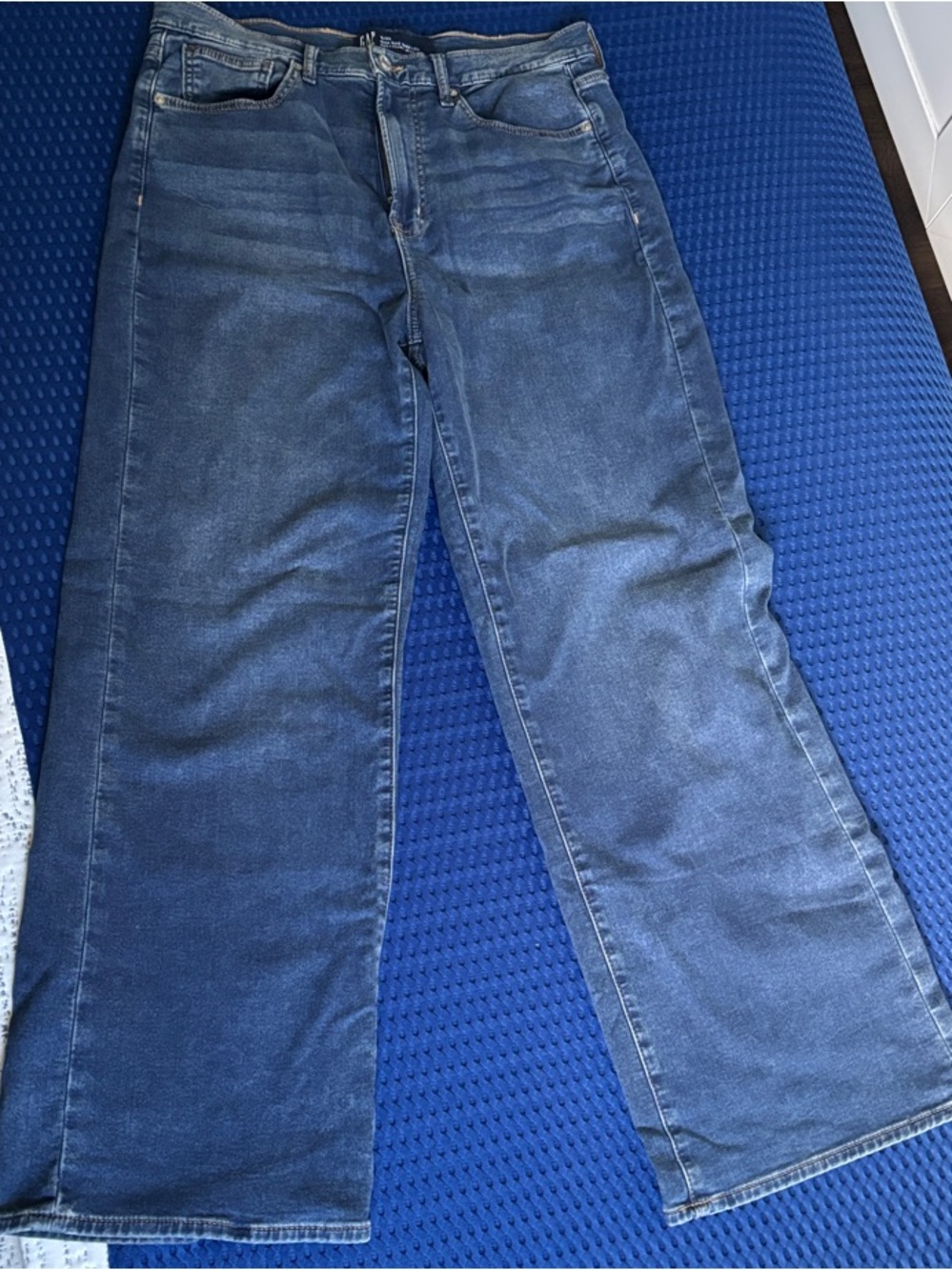 GAP Women's Wide-Leg Sweatpant Jeans in Dark Blue Wash